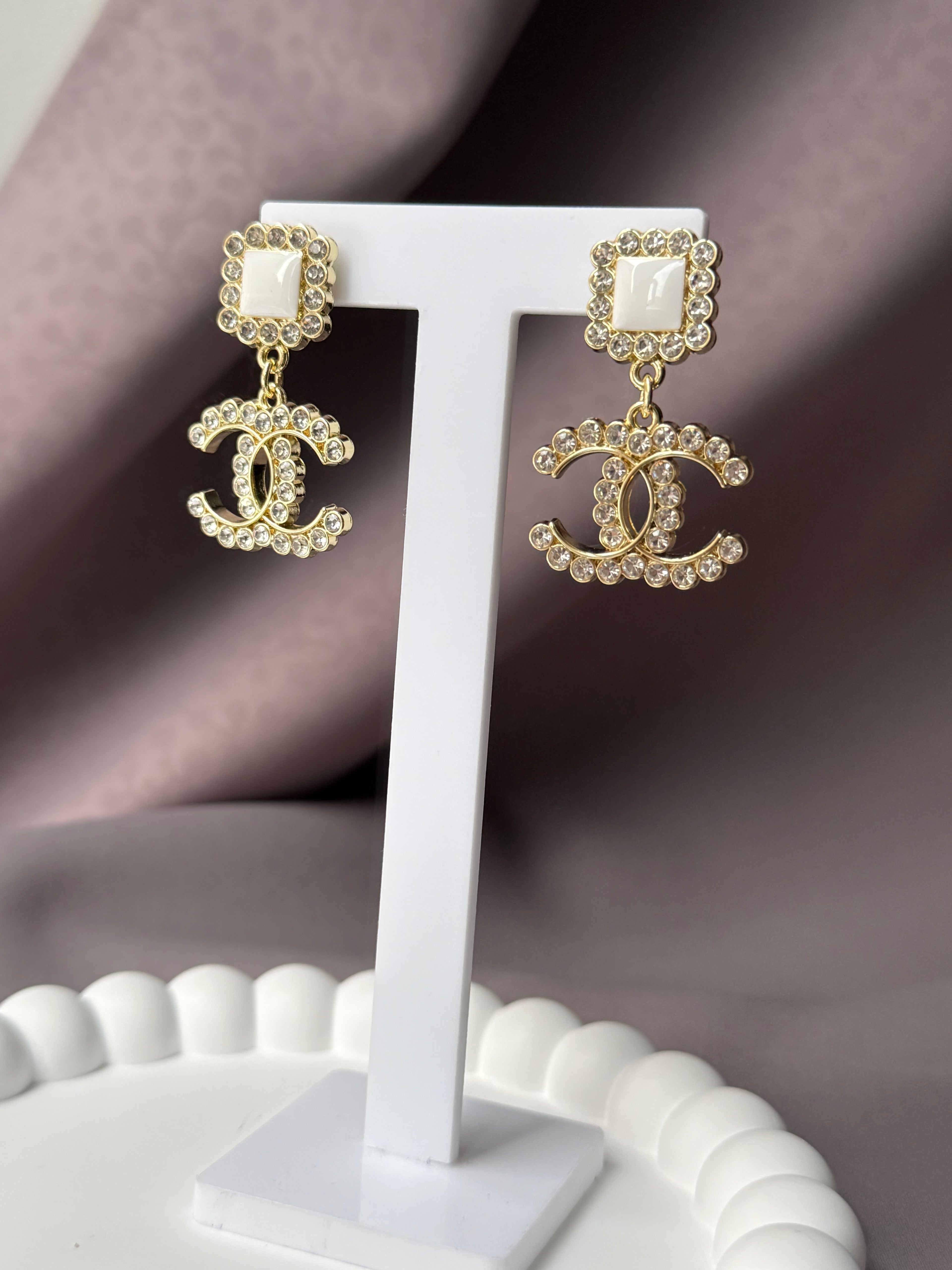 Elegant earrings